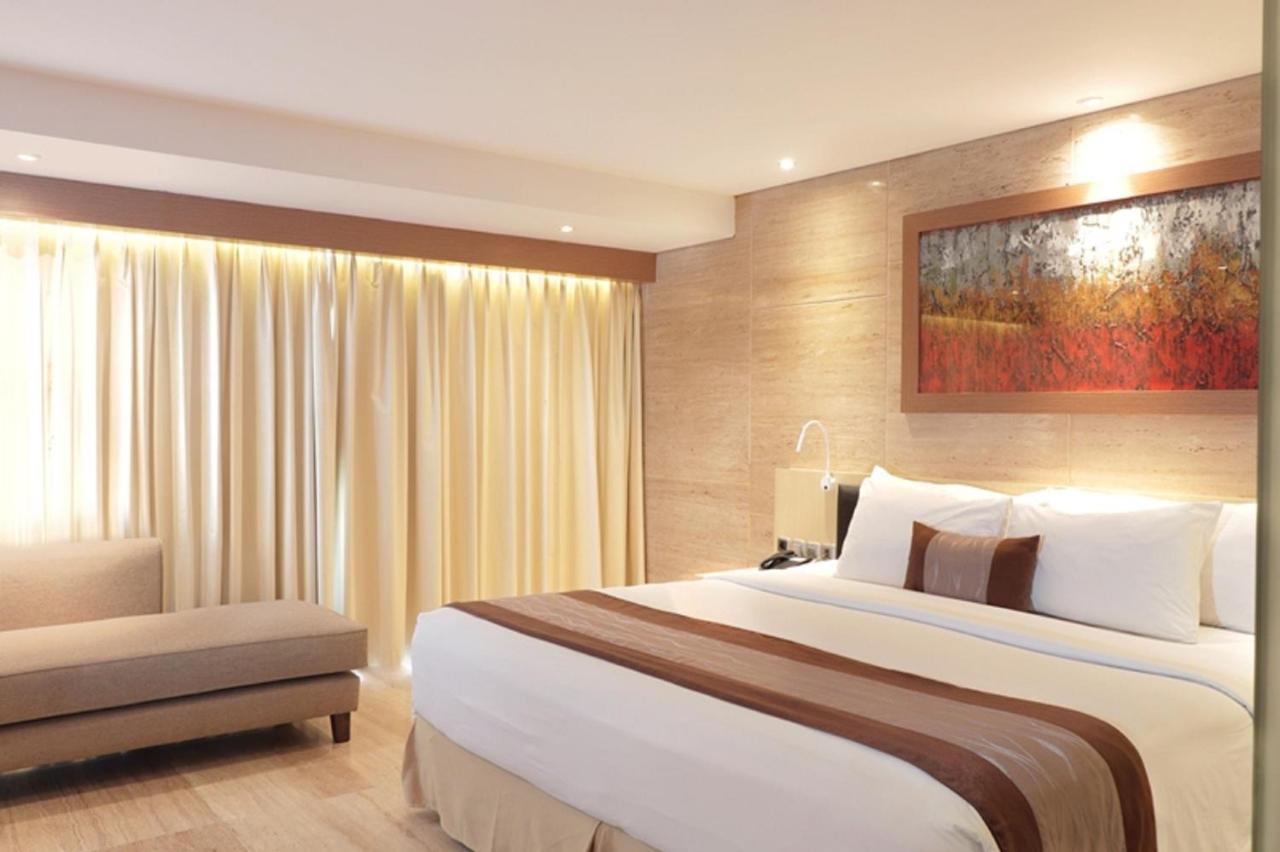 De Vins Sky Hotel Seminyak Екстер'єр фото