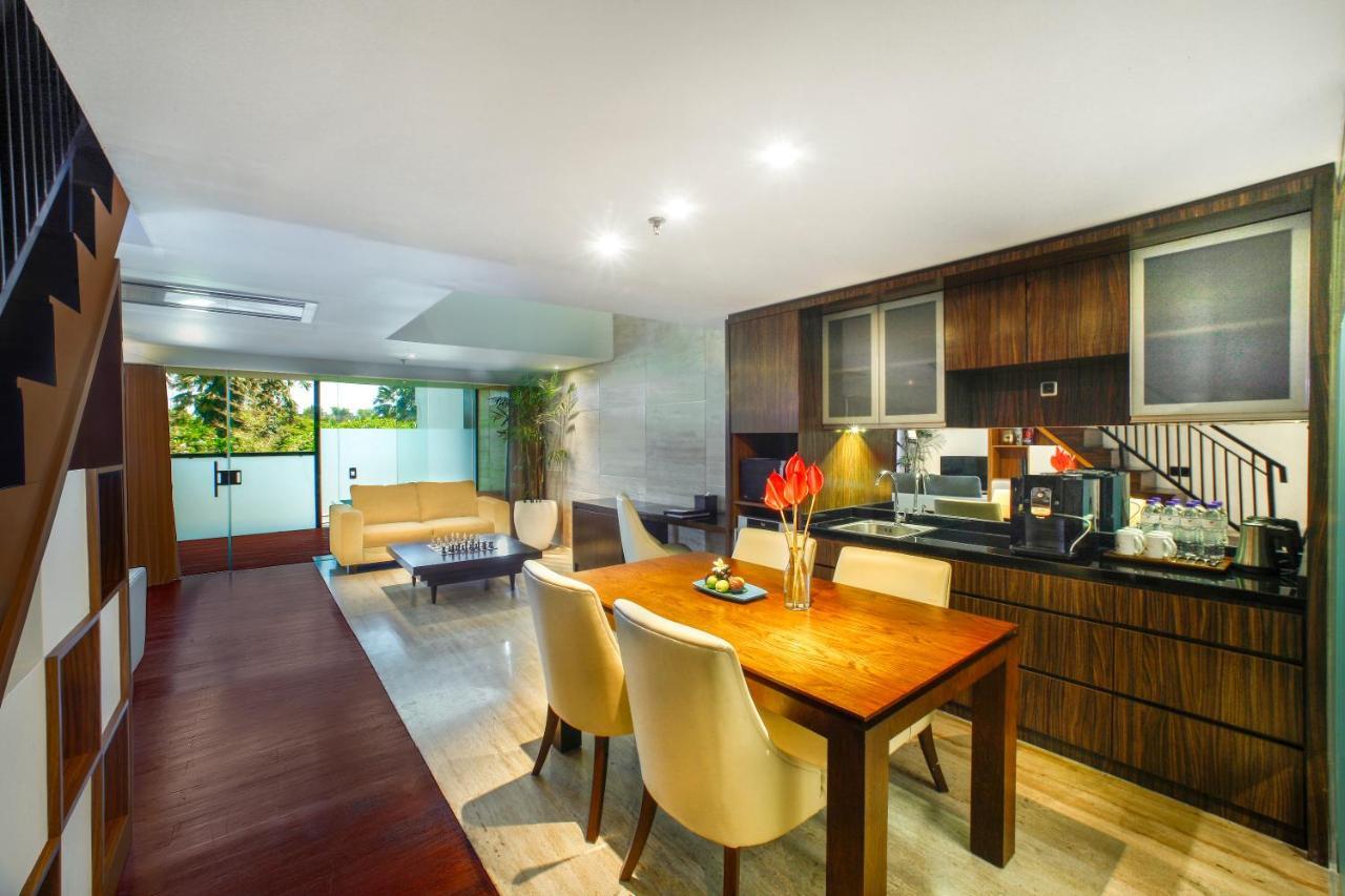 De Vins Sky Hotel Seminyak Екстер'єр фото