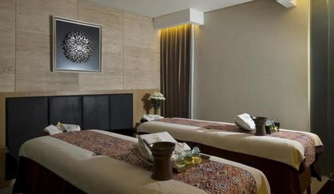 De Vins Sky Hotel Seminyak Екстер'єр фото