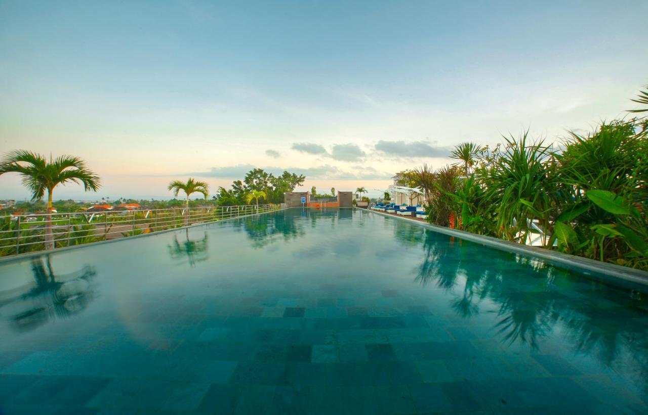 De Vins Sky Hotel Seminyak Екстер'єр фото